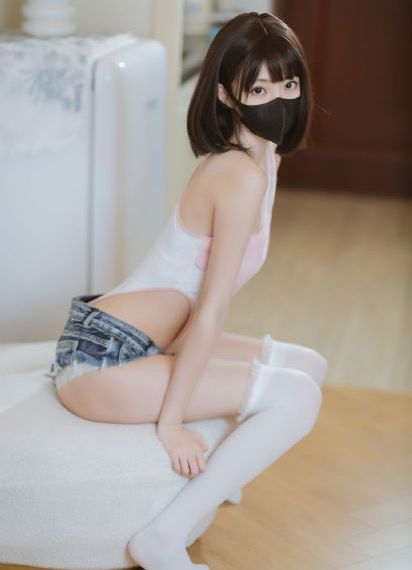 欧美名模冬季街拍图片_BD超清免费观看