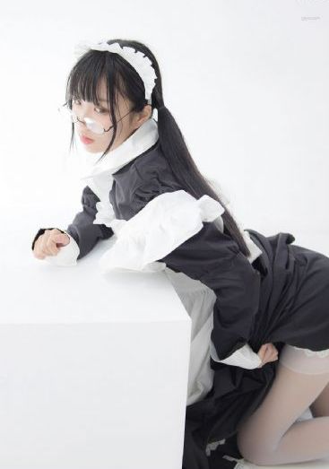 欧美女人钢管秀_4K全集免费观看